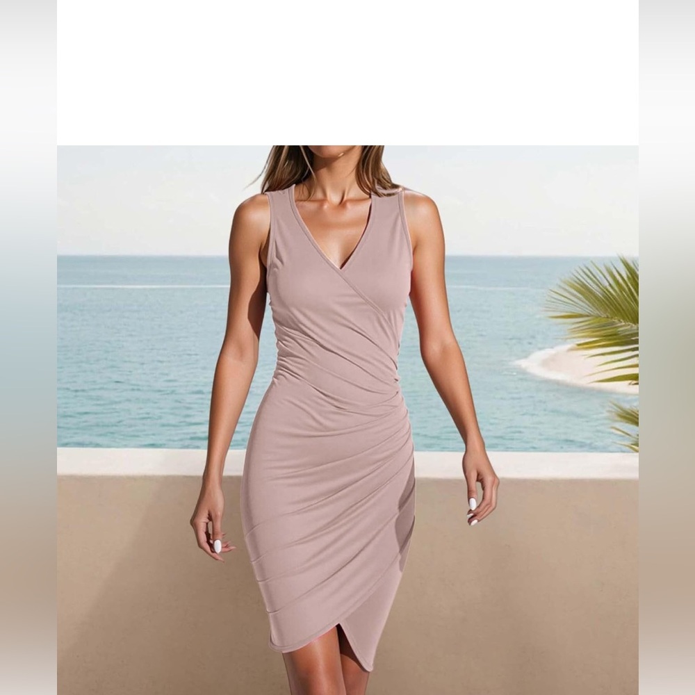 Elegant Sleeveless Dress in Soft Pink